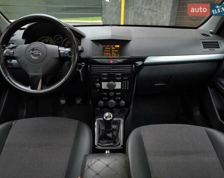 Черный Опель Астра, объемом двигателя 1.7 л и пробегом 224 тыс. км за 5650 $, фото 25 на Automoto.ua