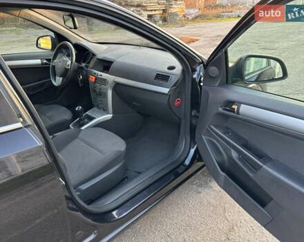 Черный Опель Астра, объемом двигателя 1.6 л и пробегом 217 тыс. км за 6200 $, фото 17 на Automoto.ua