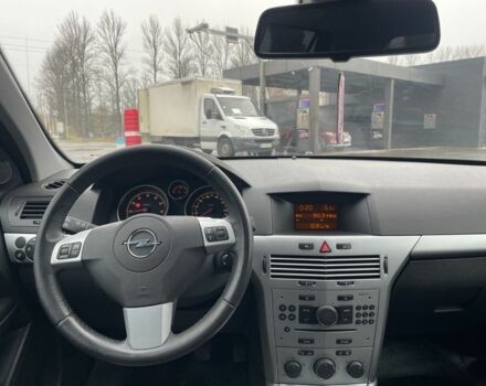 Черный Опель Астра, объемом двигателя 1.6 л и пробегом 260 тыс. км за 5550 $, фото 14 на Automoto.ua