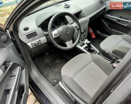 Черный Опель Астра, объемом двигателя 1.69 л и пробегом 192 тыс. км за 5900 $, фото 11 на Automoto.ua