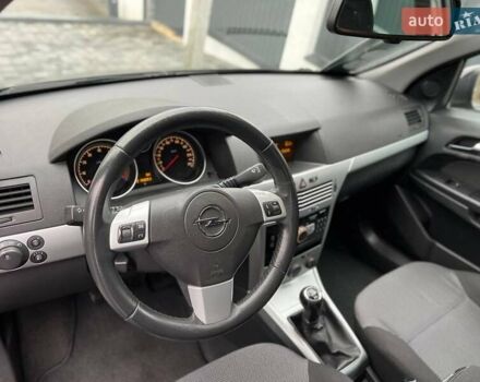 Черный Опель Астра, объемом двигателя 1.6 л и пробегом 199 тыс. км за 6499 $, фото 34 на Automoto.ua