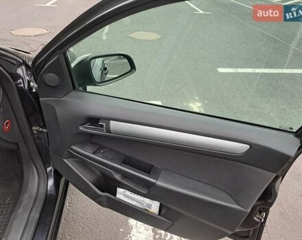 Черный Опель Астра, объемом двигателя 1.6 л и пробегом 212 тыс. км за 5200 $, фото 28 на Automoto.ua