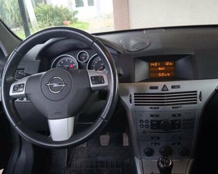 Черный Опель Астра, объемом двигателя 1.6 л и пробегом 168 тыс. км за 5400 $, фото 12 на Automoto.ua