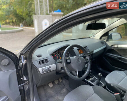 Черный Опель Астра, объемом двигателя 1.6 л и пробегом 200 тыс. км за 6400 $, фото 17 на Automoto.ua