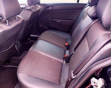 Черный Опель Астра, объемом двигателя 1.6 л и пробегом 172 тыс. км за 5350 $, фото 13 на Automoto.ua