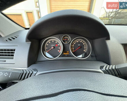 Черный Опель Астра, объемом двигателя 1.6 л и пробегом 252 тыс. км за 6400 $, фото 30 на Automoto.ua