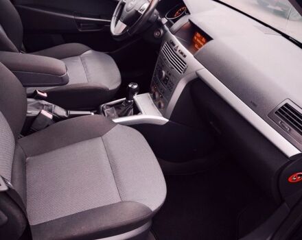 Черный Опель Астра, объемом двигателя 1.6 л и пробегом 237 тыс. км за 5350 $, фото 21 на Automoto.ua