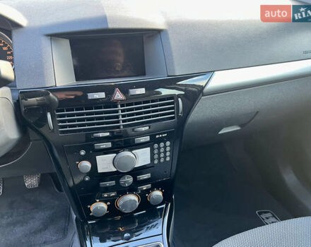 Опель Астра 2010 в Дубно на Automoto.ua Черный Опель Астра, объемом двигателя 1.6 л и пробегом 218 тыс. км за 5700 $, фото 42 на Automoto.ua