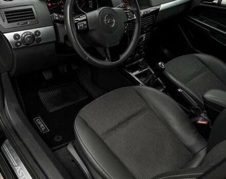 Черный Опель Астра, объемом двигателя 1.6 л и пробегом 152 тыс. км за 7200 $, фото 56 на Automoto.ua