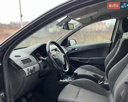 Черный Опель Астра, объемом двигателя 1.7 л и пробегом 264 тыс. км за 5799 $, фото 38 на Automoto.ua