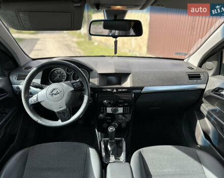 Черный Опель Астра, объемом двигателя 1.6 л и пробегом 195 тыс. км за 5900 $, фото 19 на Automoto.ua