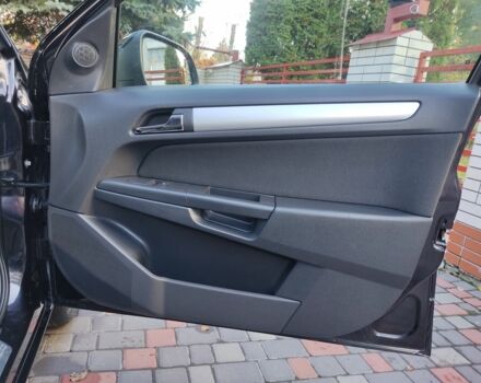 Черный Опель Астра, объемом двигателя 1.4 л и пробегом 215 тыс. км за 5900 $, фото 21 на Automoto.ua