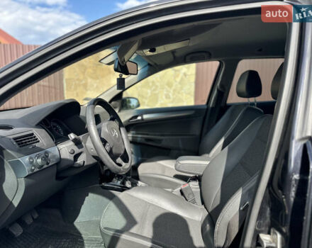 Черный Опель Астра, объемом двигателя 1.6 л и пробегом 195 тыс. км за 5900 $, фото 29 на Automoto.ua