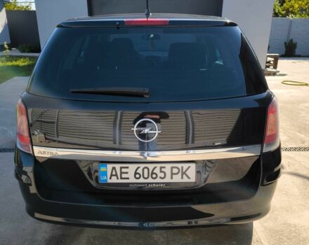 Черный Опель Астра, объемом двигателя 1.8 л и пробегом 200 тыс. км за 6400 $, фото 4 на Automoto.ua