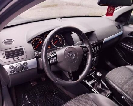 Черный Опель Астра, объемом двигателя 1.6 л и пробегом 212 тыс. км за 5750 $, фото 20 на Automoto.ua