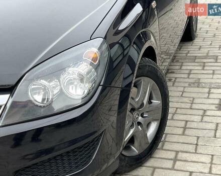 Черный Опель Астра, объемом двигателя 1.7 л и пробегом 264 тыс. км за 5799 $, фото 5 на Automoto.ua