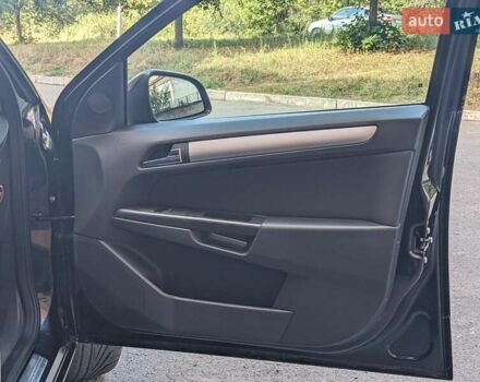 Опель Астра 2010 в Полтаве на Automoto.ua Черный Опель Астра, объемом двигателя 1.6 л и пробегом 226 тыс. км за 5600 $, фото 12 на Automoto.ua