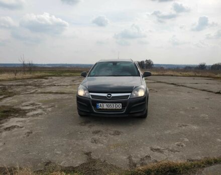 Опель Астра 2010 в Черкассах на Automoto.ua Черный Опель Астра, объемом двигателя 1.7 л и пробегом 300 тыс. км за 5400 $, фото 2 на Automoto.ua