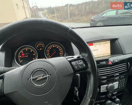 Черный Опель Астра, объемом двигателя 1.7 л и пробегом 264 тыс. км за 5799 $, фото 65 на Automoto.ua