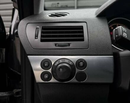 Черный Опель Астра, объемом двигателя 1.6 л и пробегом 152 тыс. км за 7200 $, фото 65 на Automoto.ua