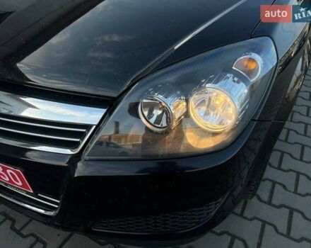 Черный Опель Астра, объемом двигателя 1.6 л и пробегом 219 тыс. км за 5600 $, фото 9 на Automoto.ua