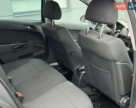 Черный Опель Астра, объемом двигателя 1.7 л и пробегом 264 тыс. км за 5799 $, фото 51 на Automoto.ua