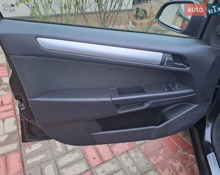 Черный Опель Астра, объемом двигателя 1.6 л и пробегом 209 тыс. км за 5800 $, фото 19 на Automoto.ua