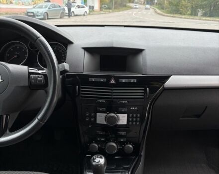 Опель Астра 2010 в Умани на Automoto.ua Черный Опель Астра, объемом двигателя 1.7 л и пробегом 240 тыс. км за 5600 $, фото 7 на Automoto.ua