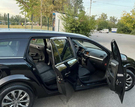 Опель Астра 2010 в Полтаве на Automoto.ua Черный Опель Астра, объемом двигателя 1.6 л и пробегом 260 тыс. км за 6500 $, фото 19 на Automoto.ua