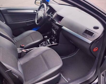 Черный Опель Астра, объемом двигателя 1.6 л и пробегом 172 тыс. км за 5350 $, фото 26 на Automoto.ua