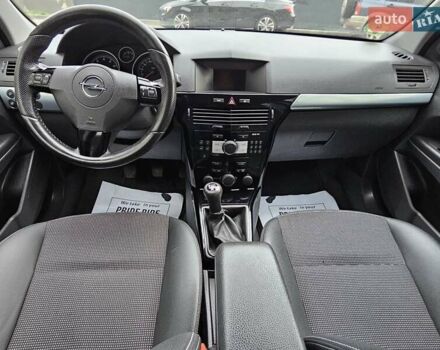 Чорний Опель Астра, об'ємом двигуна 1.6 л та пробігом 240 тис. км за 6290 $, фото 13 на Automoto.ua