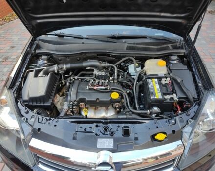 Черный Опель Астра, объемом двигателя 1.4 л и пробегом 215 тыс. км за 5900 $, фото 6 на Automoto.ua