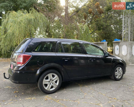 Черный Опель Астра, объемом двигателя 1.6 л и пробегом 200 тыс. км за 6400 $, фото 7 на Automoto.ua