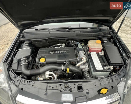 Черный Опель Астра, объемом двигателя 1.7 л и пробегом 264 тыс. км за 5799 $, фото 35 на Automoto.ua