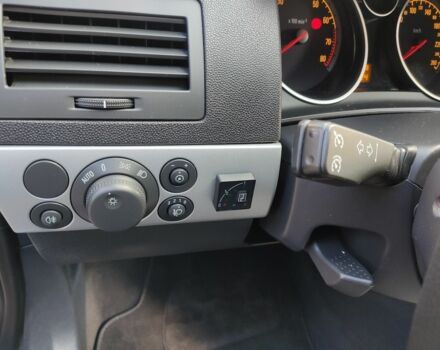 Черный Опель Астра, объемом двигателя 1.4 л и пробегом 215 тыс. км за 5900 $, фото 19 на Automoto.ua