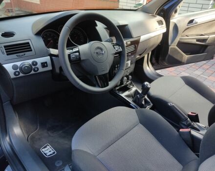 Черный Опель Астра, объемом двигателя 1.4 л и пробегом 215 тыс. км за 5900 $, фото 17 на Automoto.ua