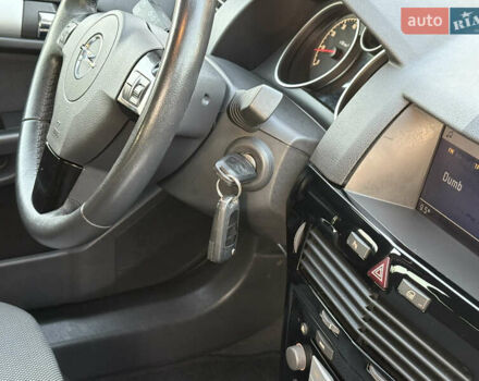 Черный Опель Астра, объемом двигателя 1.6 л и пробегом 252 тыс. км за 6400 $, фото 88 на Automoto.ua