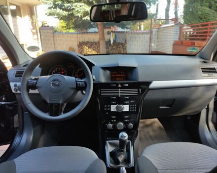 Черный Опель Астра, объемом двигателя 1.4 л и пробегом 215 тыс. км за 5900 $, фото 16 на Automoto.ua