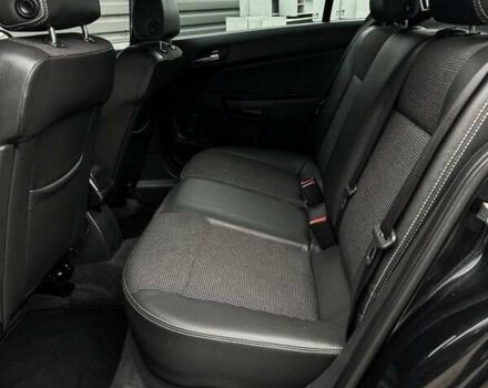 Черный Опель Астра, объемом двигателя 1.6 л и пробегом 152 тыс. км за 7200 $, фото 61 на Automoto.ua