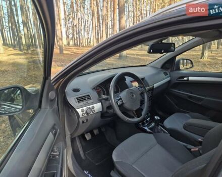 Опель Астра 2010 в Харькове на Automoto.ua Черный Опель Астра, объемом двигателя 1.6 л и пробегом 243 тыс. км за 6800 $, фото 1 на Automoto.ua