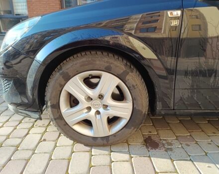 Черный Опель Астра, объемом двигателя 0 л и пробегом 325 тыс. км за 5700 $, фото 2 на Automoto.ua