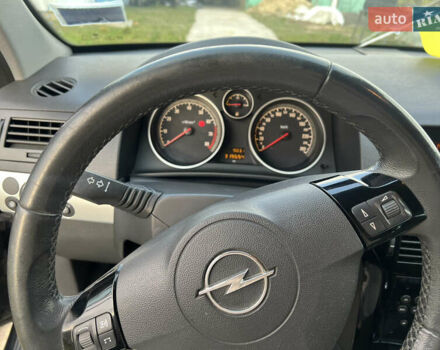 Чорний Опель Астра, об'ємом двигуна 1.6 л та пробігом 319 тис. км за 5200 $, фото 6 на Automoto.ua