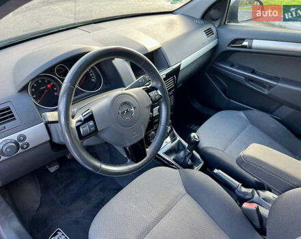 Опель Астра 2010 в Дубно на Automoto.ua Черный Опель Астра, объемом двигателя 1.6 л и пробегом 218 тыс. км за 5700 $, фото 33 на Automoto.ua