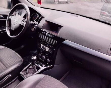 Черный Опель Астра, объемом двигателя 1.6 л и пробегом 212 тыс. км за 5750 $, фото 22 на Automoto.ua