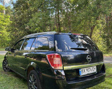 Черный Опель Астра, объемом двигателя 1.7 л и пробегом 236 тыс. км за 5500 $, фото 2 на Automoto.ua