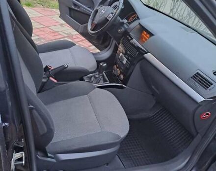 Черный Опель Астра, объемом двигателя 1.6 л и пробегом 209 тыс. км за 5800 $, фото 11 на Automoto.ua