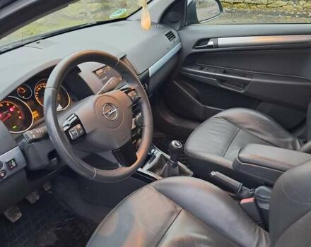 Черный Опель Астра, объемом двигателя 1.6 л и пробегом 216 тыс. км за 6200 $, фото 6 на Automoto.ua