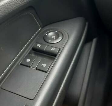 Черный Опель Астра, объемом двигателя 1.69 л и пробегом 252 тыс. км за 5600 $, фото 4 на Automoto.ua