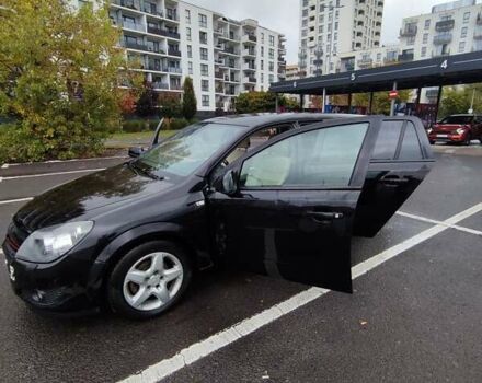 Черный Опель Астра, объемом двигателя 1.7 л и пробегом 300 тыс. км за 4500 $, фото 8 на Automoto.ua