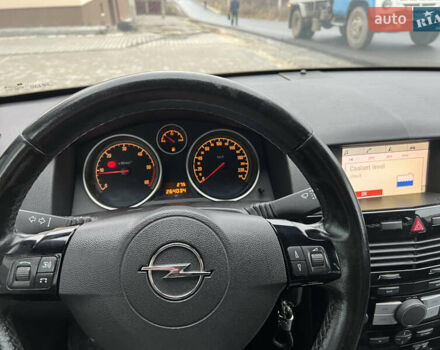 Черный Опель Астра, объемом двигателя 1.7 л и пробегом 264 тыс. км за 5799 $, фото 63 на Automoto.ua